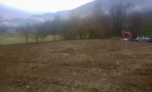 Apport et mise en place de terre végétale 