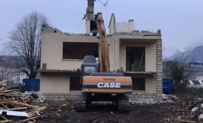 En cours de démolition 