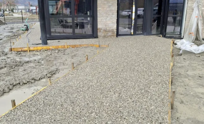 Création revetement extérieur en béton désactivé 